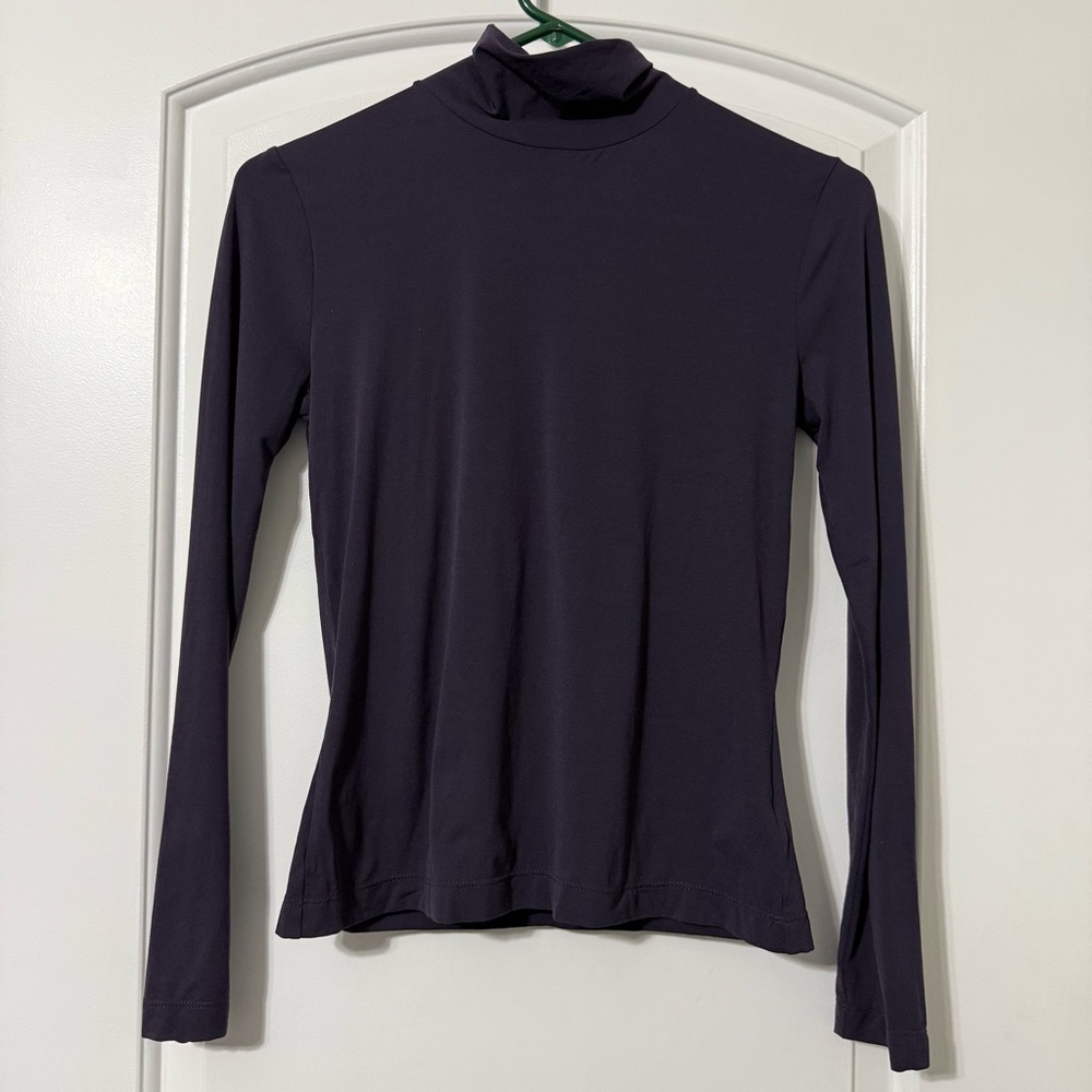 St. John Turtle Neck Long Sleeve Shirt Women’s Size P Stretchy